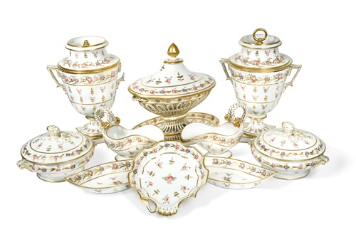 Lot 253 - An extensive 19th century French dinner service, probably Paris