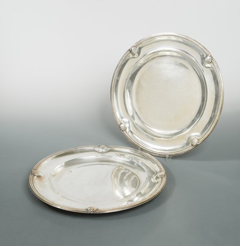 Lot 324 - A pair of 20th century French metalwares silver platters