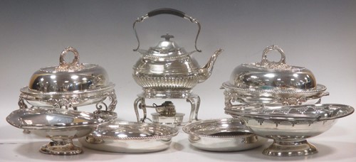 Lot 179 - A pair of silver plated entree dishes on...