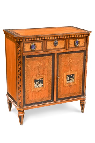 Lot 276 - An Italian mahogany and satinwood marquetry commode, 19th century