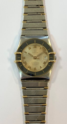 Lot 249 - Omega – A lady’s two-tone ‘Constellation Manhattan’ wristwatch