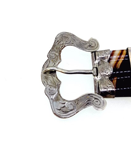 Lot 1 - An agate bracelet and two brooches in the Scottish style