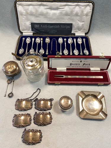 Lot 183 - 5 modern silver wine labels, 12 cased coffee...
