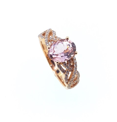 Lot 166 - A morganite and diamond dress ring