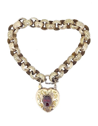 Lot 154 - A Georgian padlock bracelet
