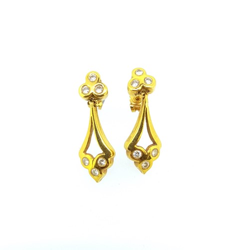 Lot 93 - A pair of 18ct gold and diamond ear pendants