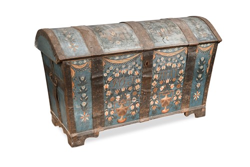 Lot 202 - A Swedish painted marriage chest, mid 19th century