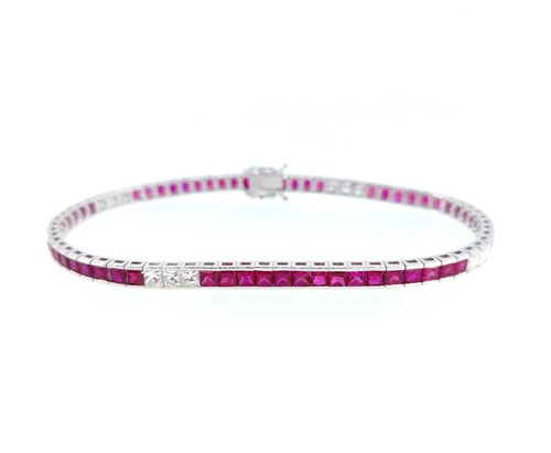 Lot 145 - A ruby and diamond line bracelet