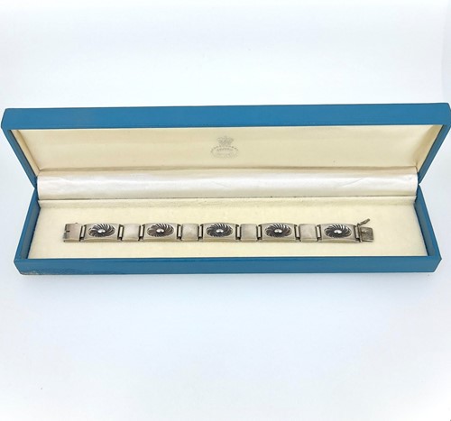 Lot 2 - Georg Jenson  - A silver bracelet