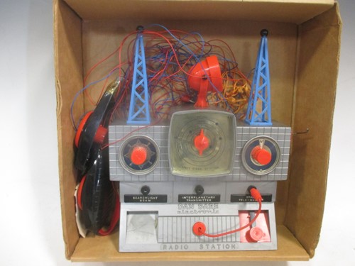 Lot 29 - Collection of Japanese and other part tinplate...