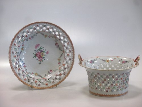 Lot 165 - An 18th century Chinese famille rose pierced...