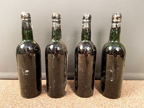 Lot 467 - Fonseca vintage port 1963
