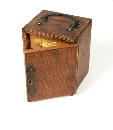 Lot 299A - An early 20th century novelty jewellery box