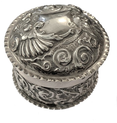 Lot 310 - A Victorian silver trinket box
