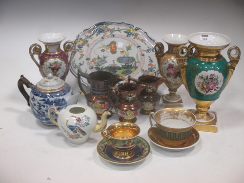 Lot 125 - A mixed collection of porcelain etc.,...