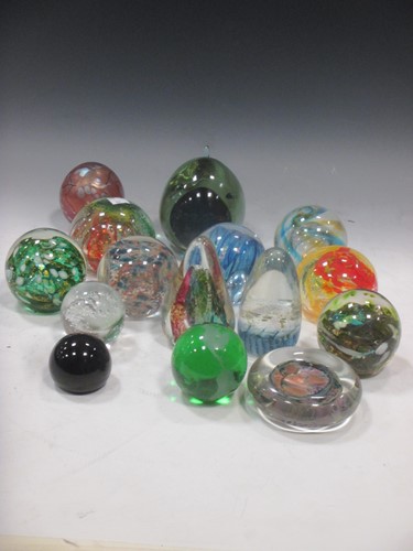 Lot 5 - Thirty modern glass paperweights