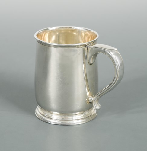 Lot 465 - A George VI silver child's tankard