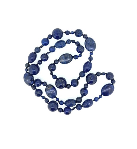 Lot 2 - A lapis lazuli bead necklace and ear studs en suite