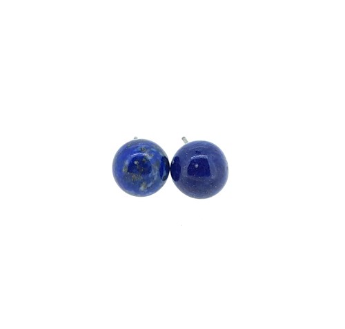 Lot 2 - A lapis lazuli bead necklace and ear studs en suite