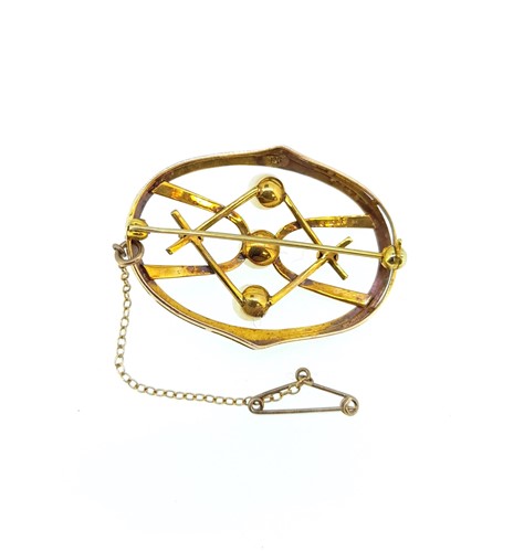 Lot 18 - Two late 20th century brooches