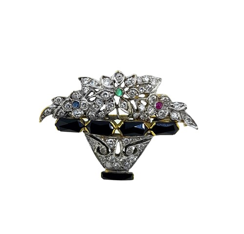 Lot 22 - A gemset giardinetto brooch