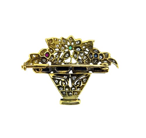 Lot 22 - A gemset giardinetto brooch