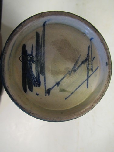 Lot 8 - A 1935 silver Jubilee Quart , Morrcoft (Cracked)