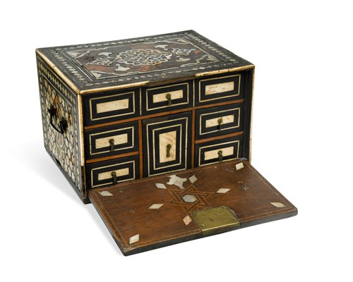 Lot 393 - An Ottoman table cabinet, early 18th century