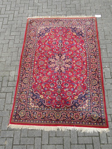 Lot 673 - A kashan carpet 226 x 142cm