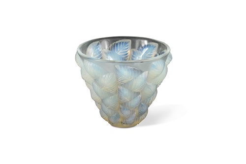 Lot 19 - Moissac, an R. Lalique opalescent glass vase