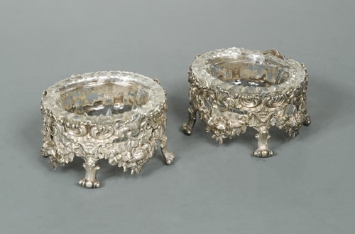 Lot 404 - A pair of early Victorian cast silver salts