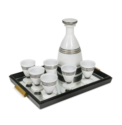 Lot 11 - An Art Deco decanter and six matching liqueur glasses