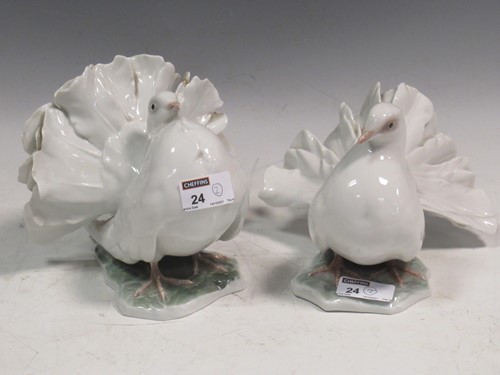 Lot 24 - Two Rosenthall models of Doves (2)