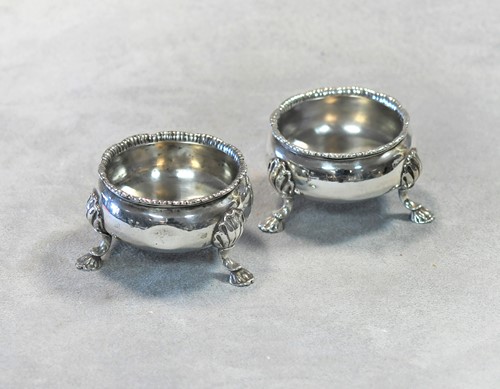 Lot 367 - A pair of George II silver cauldron salts