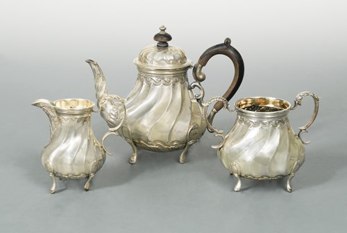 Lot 425 - A Victorian silver bachelor's three-piece tea set