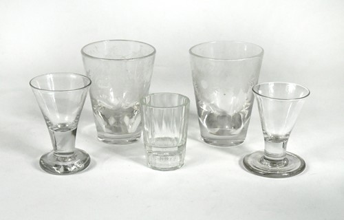 Lot 435 - A small whisky tumbler of pugilist interest, early 19th century