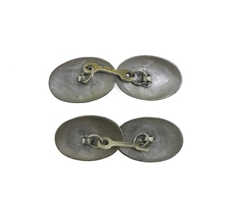Lot 12 - Two pairs of cufflinks and a gun dog pin