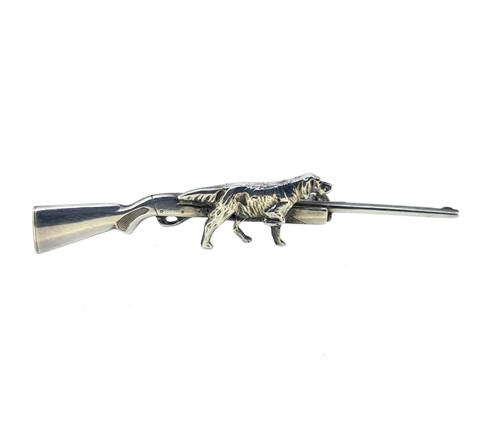 Lot 12 - Two pairs of cufflinks and a gun dog pin
