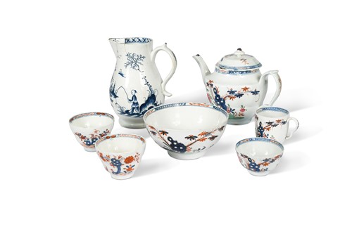 Lot 272 - A collection of Lowestoft Redgrave pattern porcelain