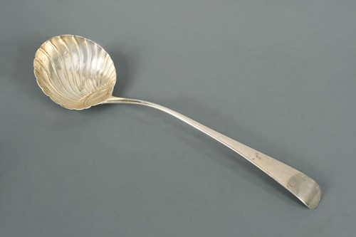 Lot 493 - A George III silver soup ladle by the Batemans