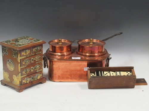 Lot 92 - A collections of collectors items to include,...