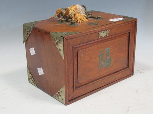 Lot 136 - An early 20th century cased Mahjong set