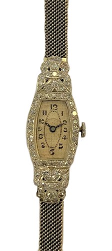 Lot 317 - Perfecta Watch Co. - A platinum diamond set Art Deco wristwatch