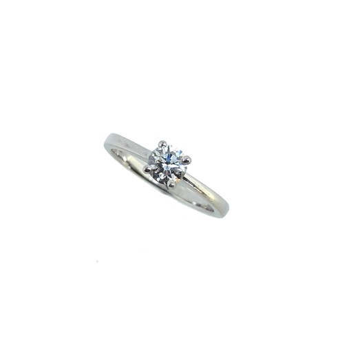 Lot 161 - A platinum diamond solitaire ring