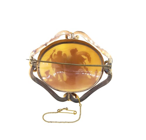 Lot 52 - A large Victorian shell cameo brooch