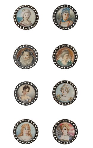 Lot 9 - A part set of Georgian buttons