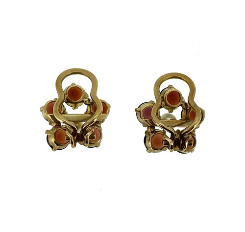 Lot 46 - A trio of garnet set jewels
