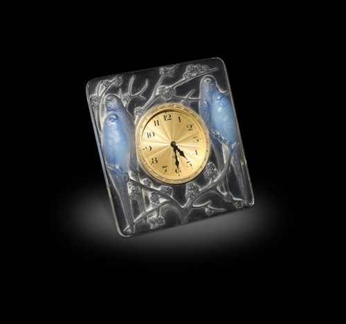 Lot 22 - Inseparables, an R. Lalique opalescent and clear glass easel clock, no.765, designed 1926