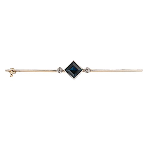 Lot 17 - A sapphire and diamond bar brooch