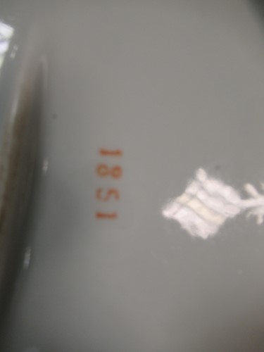 Lot 9 - An 'American states' decorated tureen, cover...